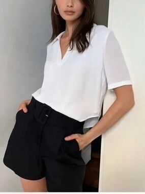 Babaton Axis Blouse Pure White V-Neck Collared Short Sleeve